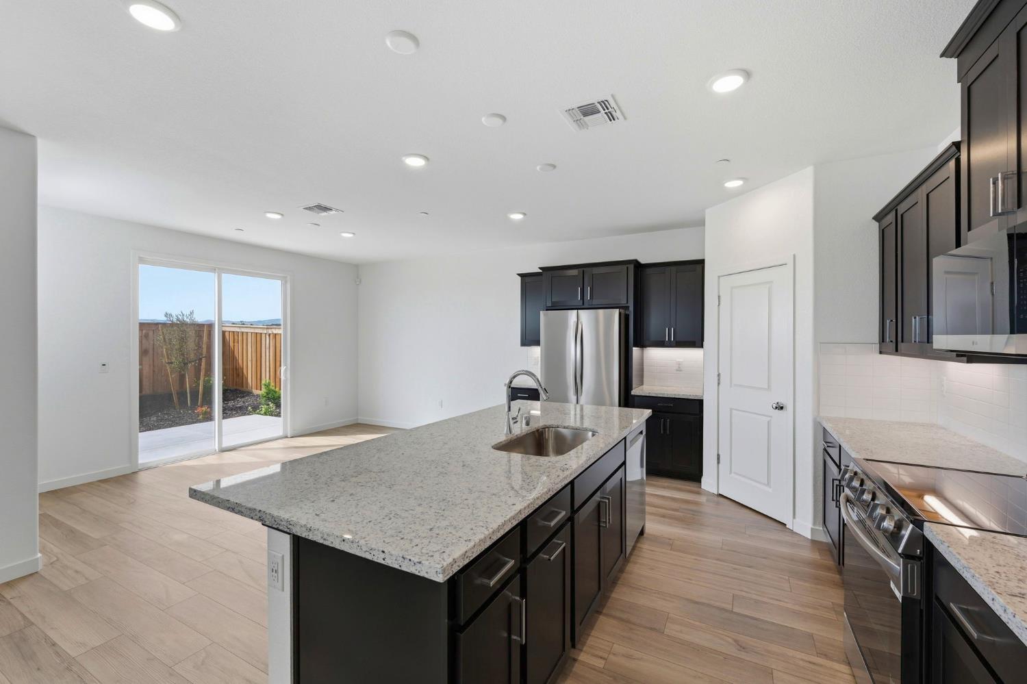 1210 N Robiolo Lane