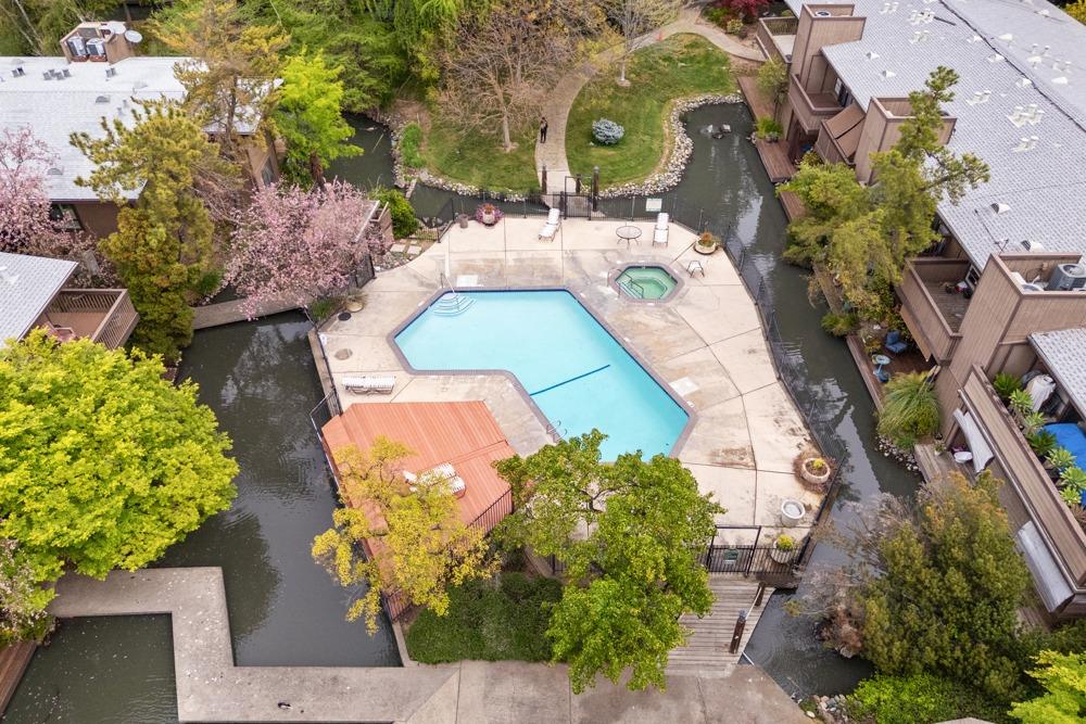 2442 Larkspur Lane 304