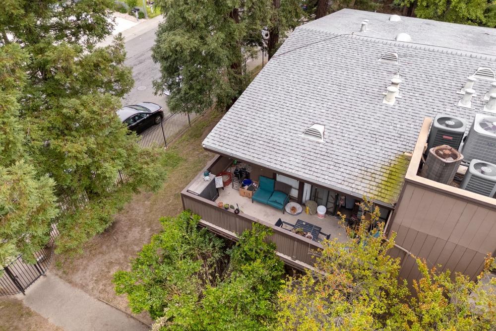 2442 Larkspur Lane 304