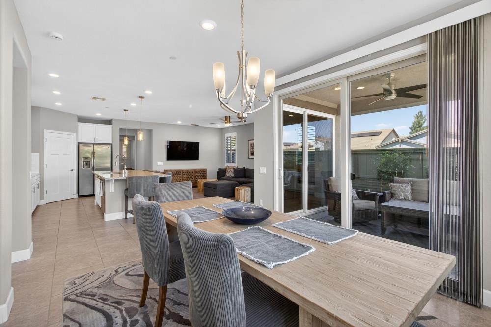 7003 De La Vina Drive