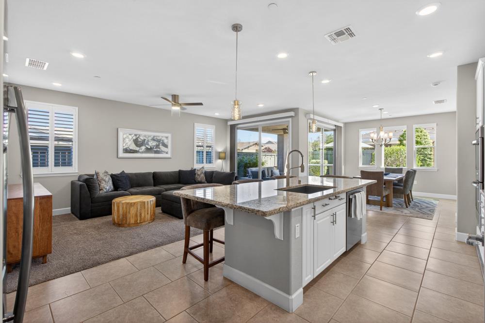 7003 De La Vina Drive