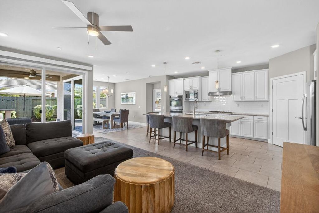 Photo of 7003 De La Vina Drive, El Dorado Hills, CA 95762 (MLS # 226032660)