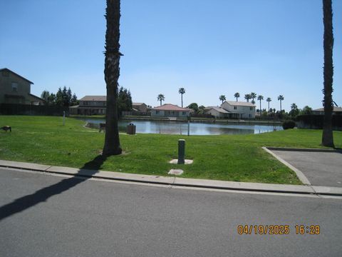 MLS: 225050042