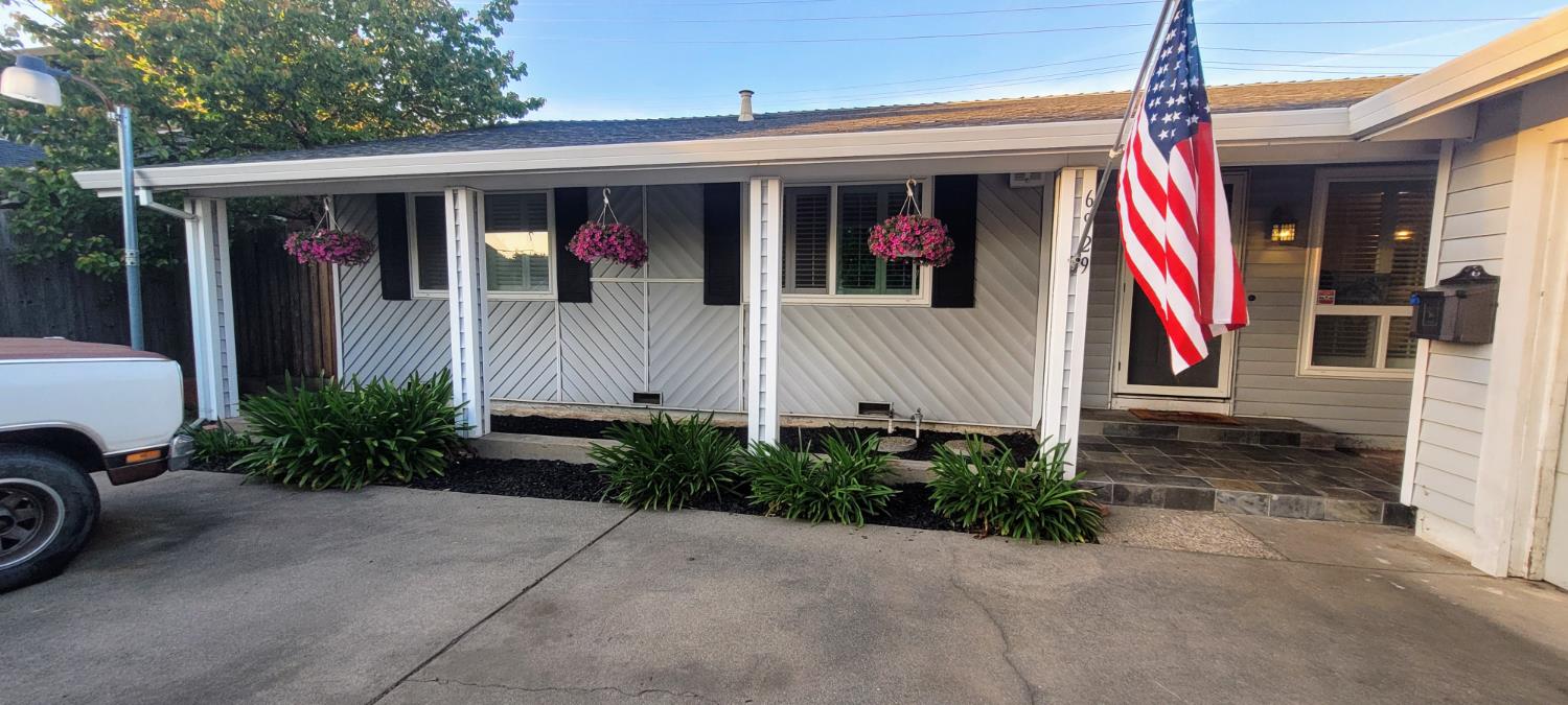 6929 Silverthorne Circle