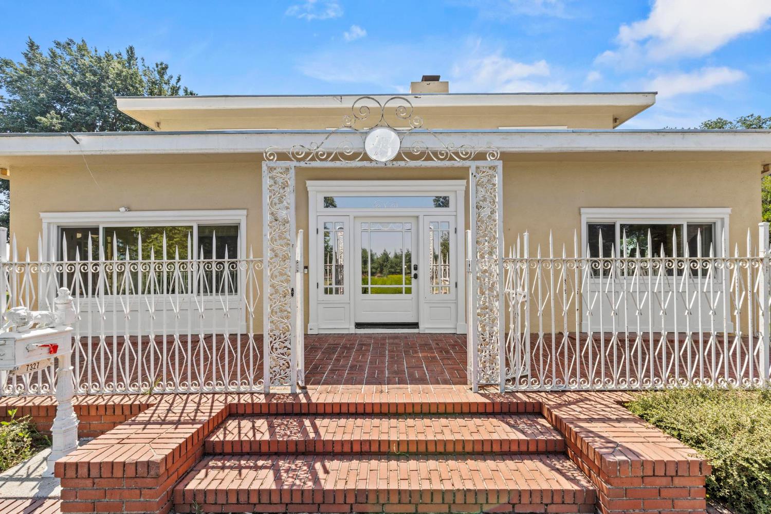 7327 Garden Highway