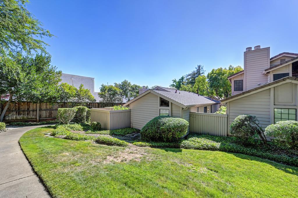 8152 Chenin Blanc Lane