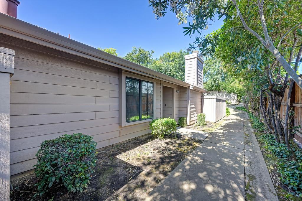 8152 Chenin Blanc Lane