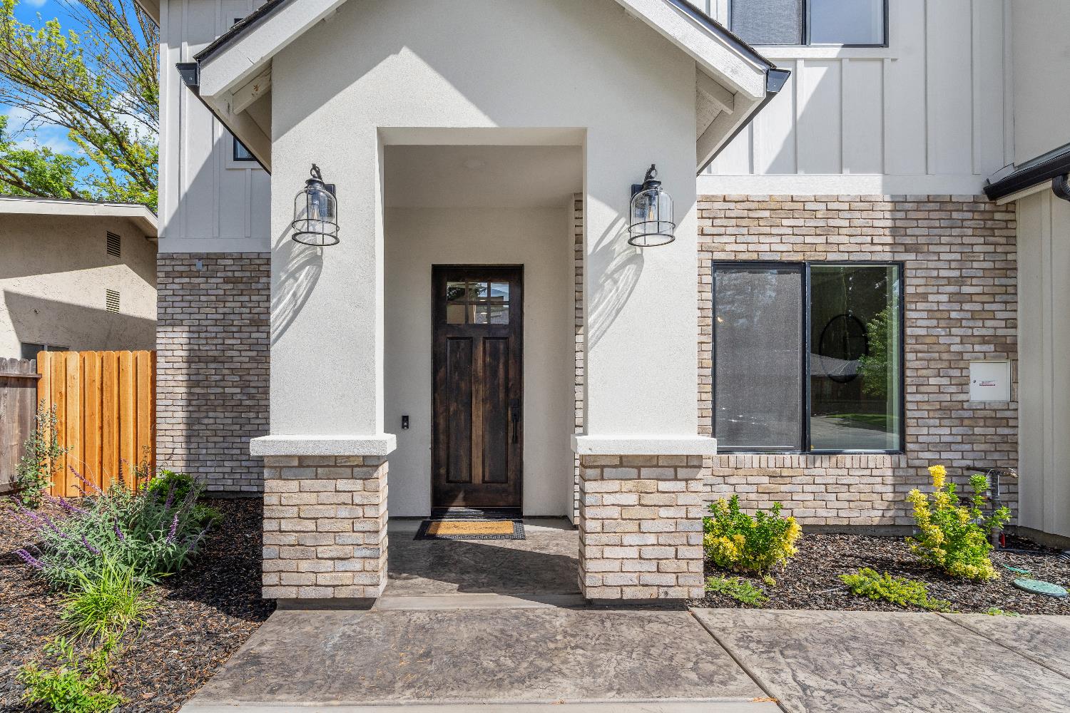 104 Southlite Circle