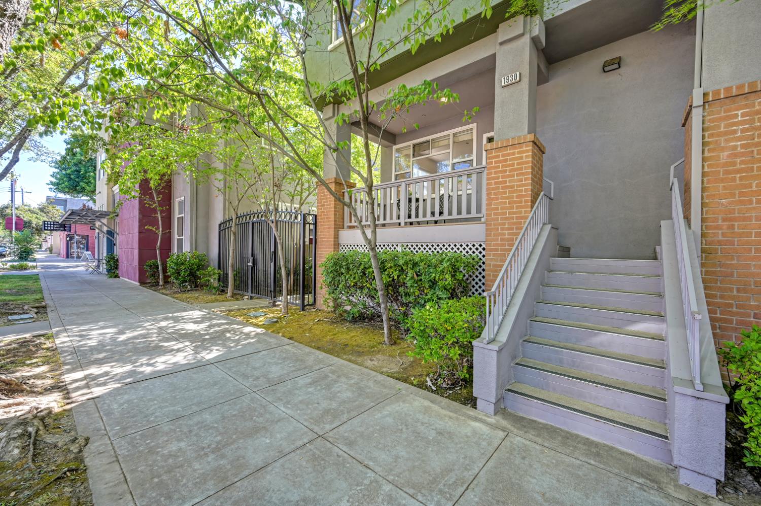 1930 10 Street