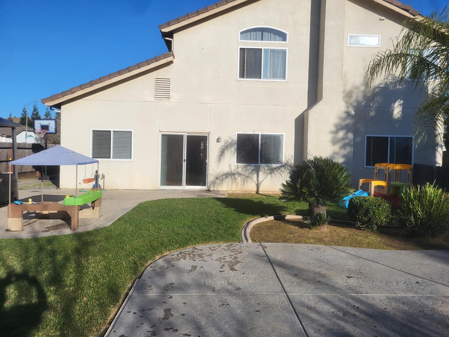 1709 Queensland Avenue