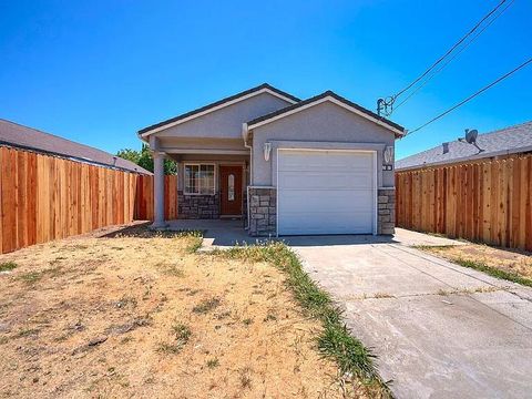 2716 Yreka Avenue Sacramento CA 95822