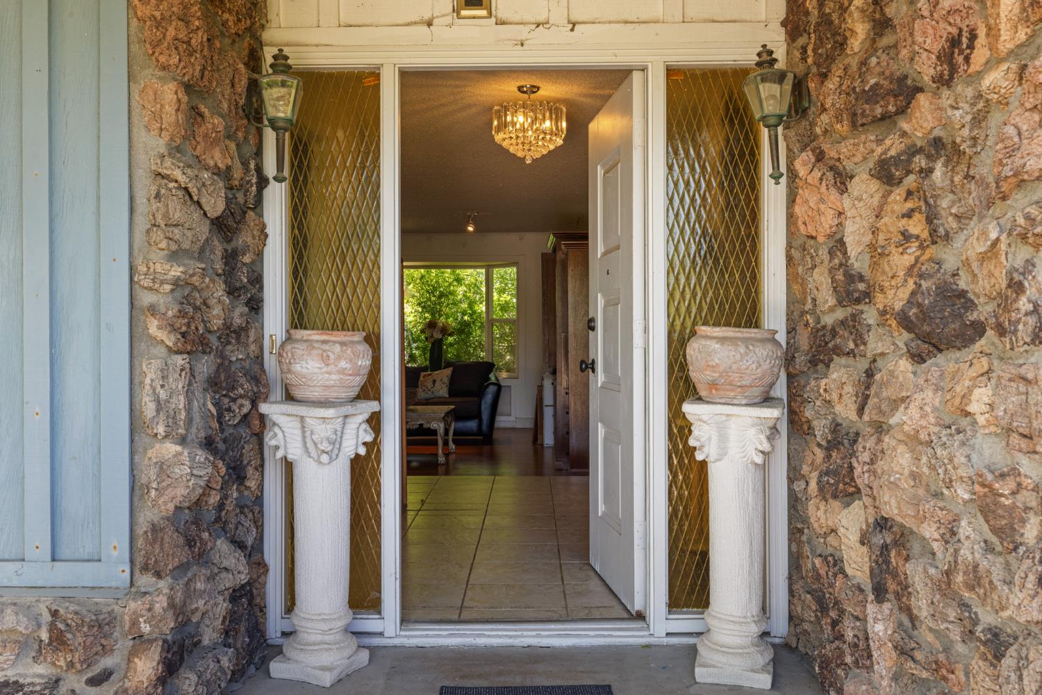 16036 Von Sosten Road