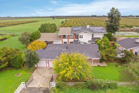 5766 N Alpine Road Stockton CA 95215