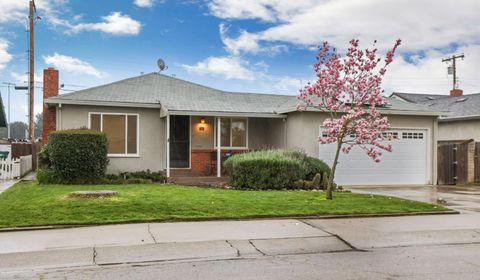 32 S Corinth Avenue Lodi CA 95242