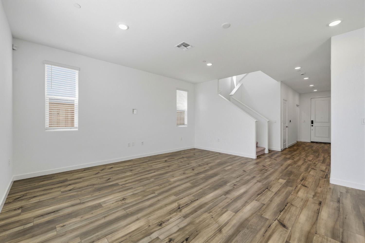 1240 N Robiolo Lane