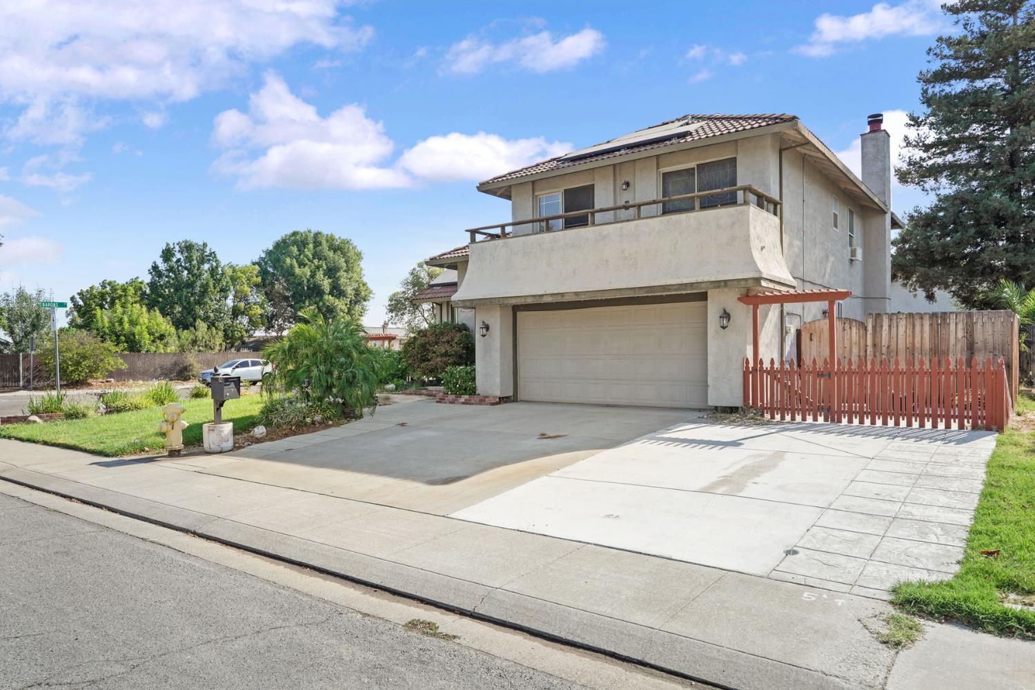 152 Redwood Avenue