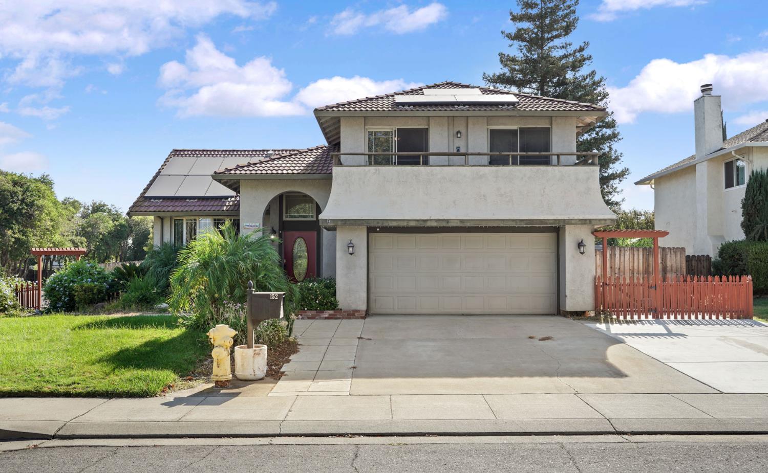 152 Redwood Avenue