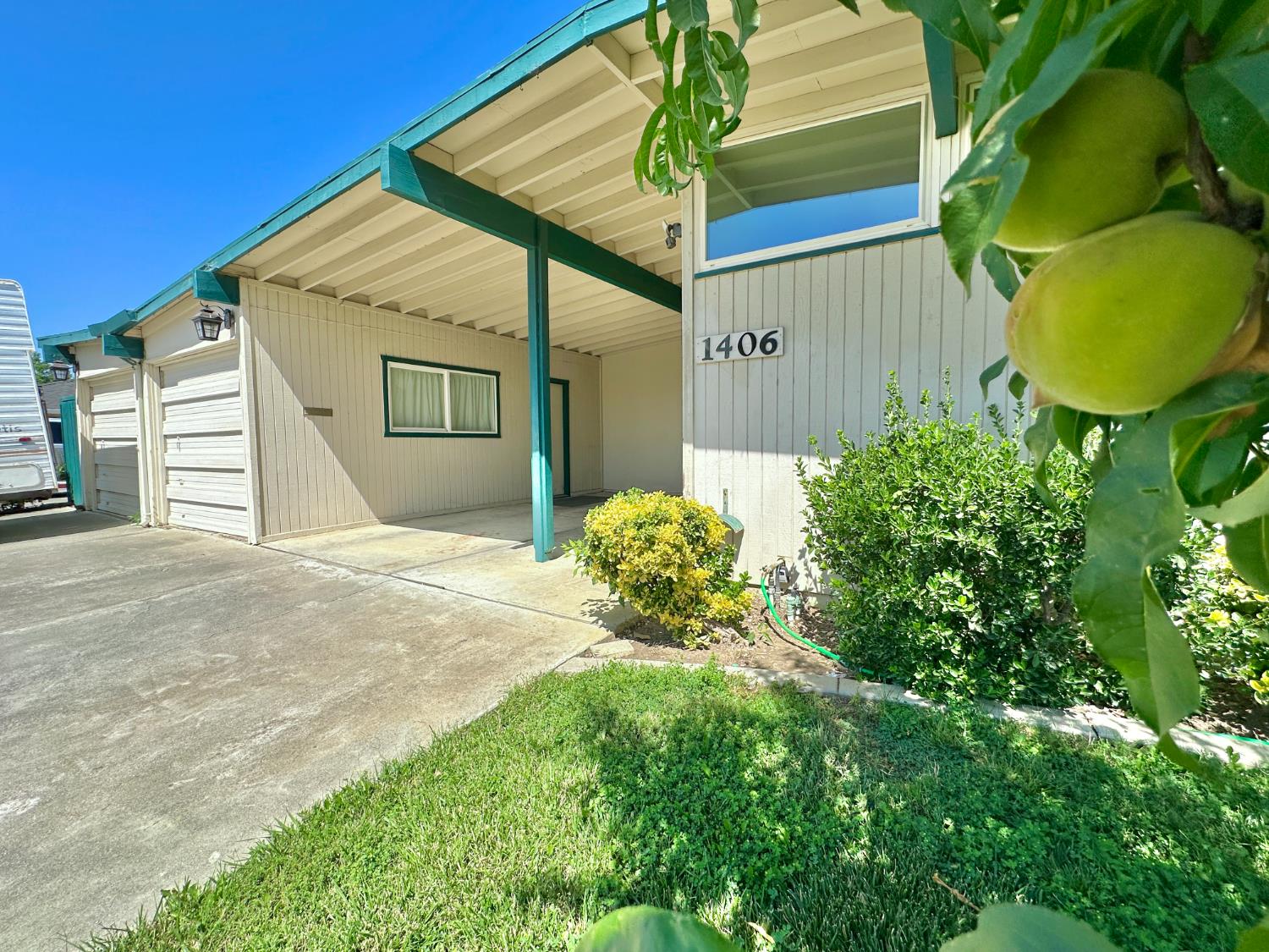 1406 Orange Lane