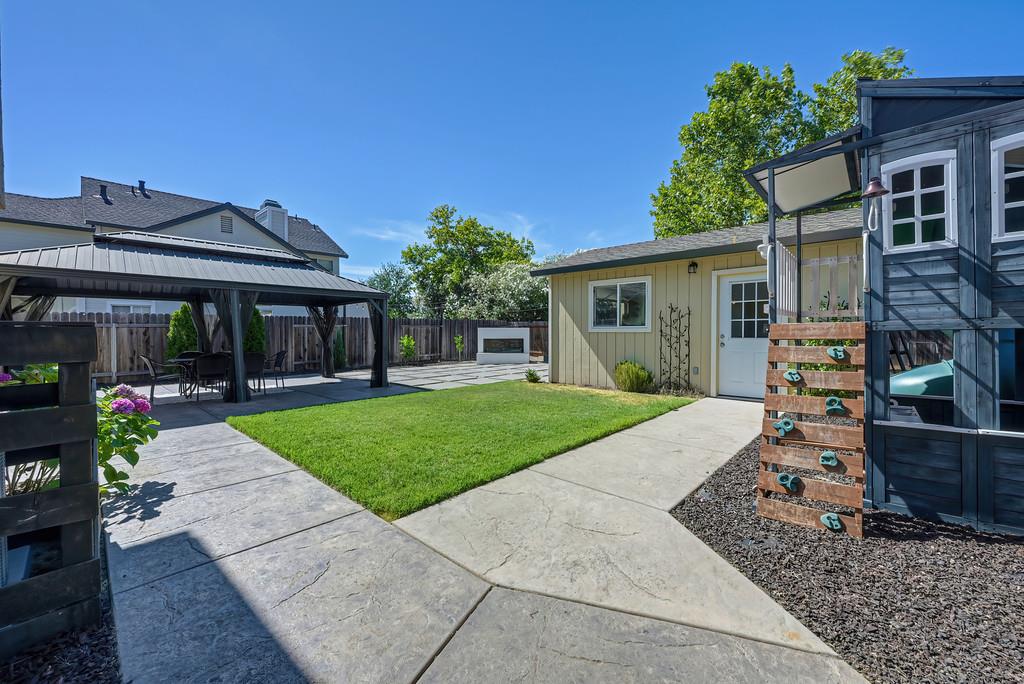 1010 Baquera Court