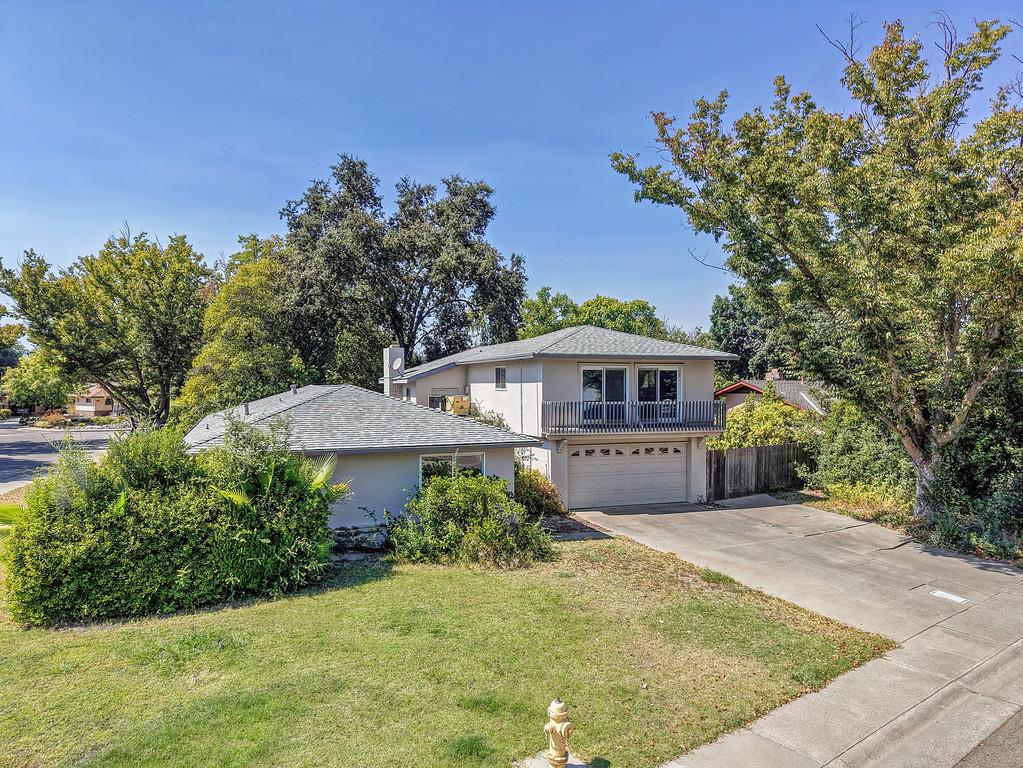 701 Elmwood