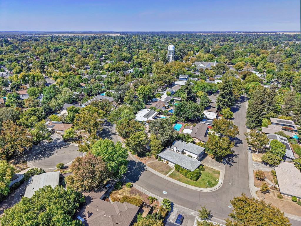 701 Elmwood