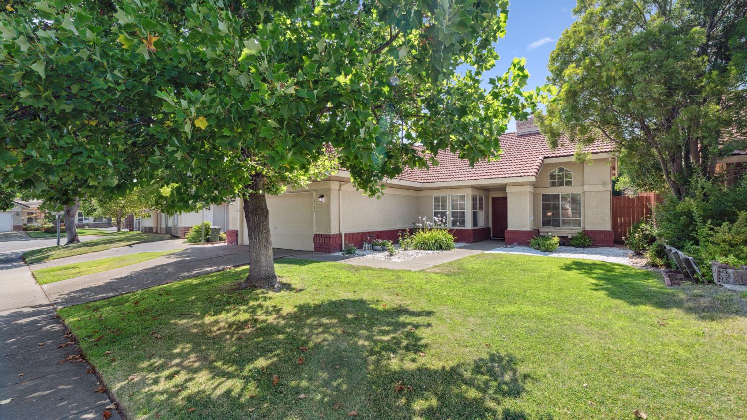 8158 Crosswell Court