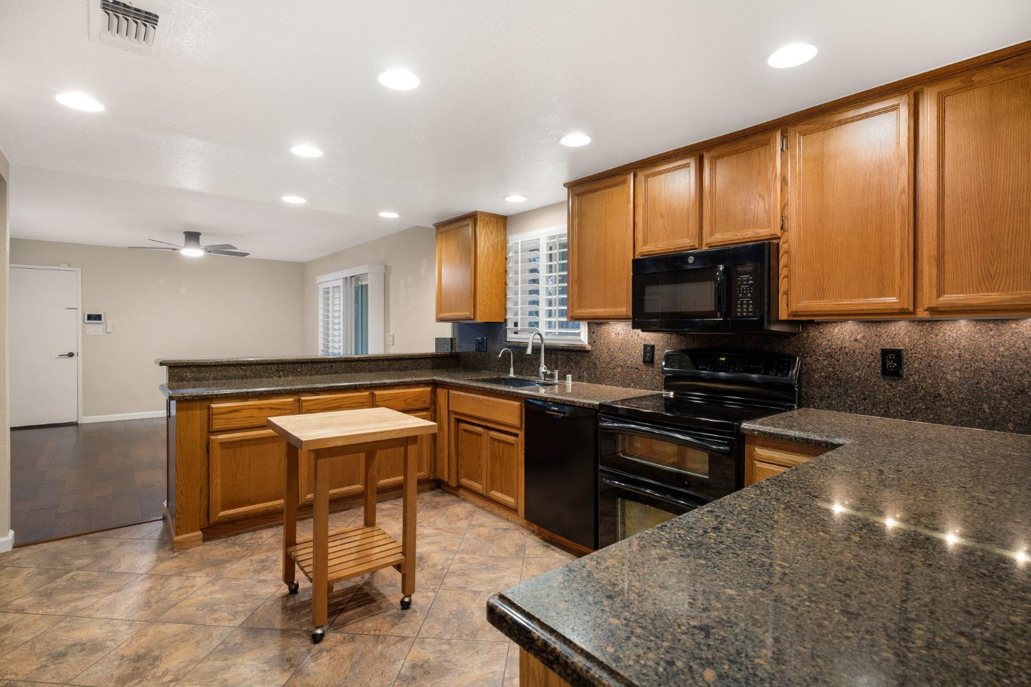 7458 Black Tree Lane