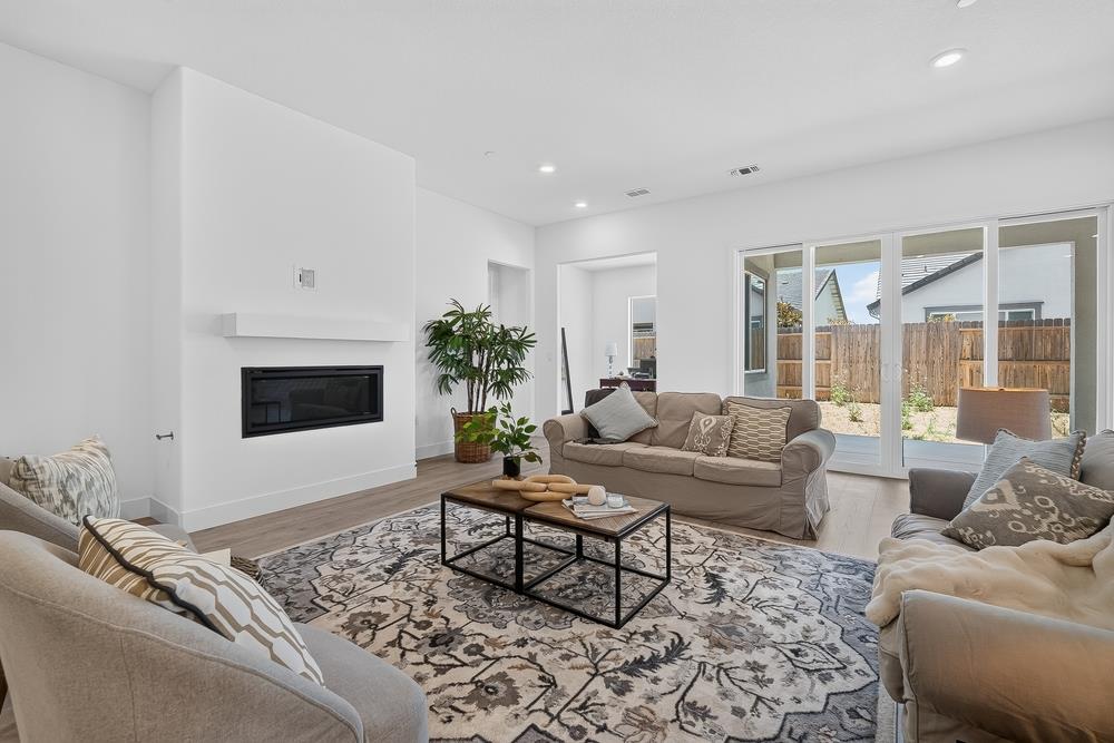 10220 Elara Way