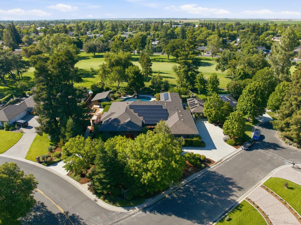 44194 Lakeview Drive