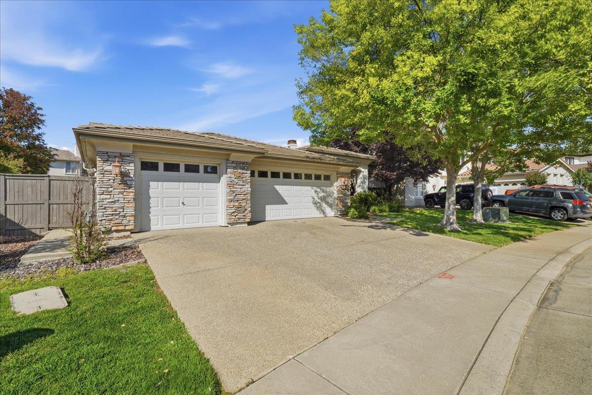 11833 Stone Hollow Way