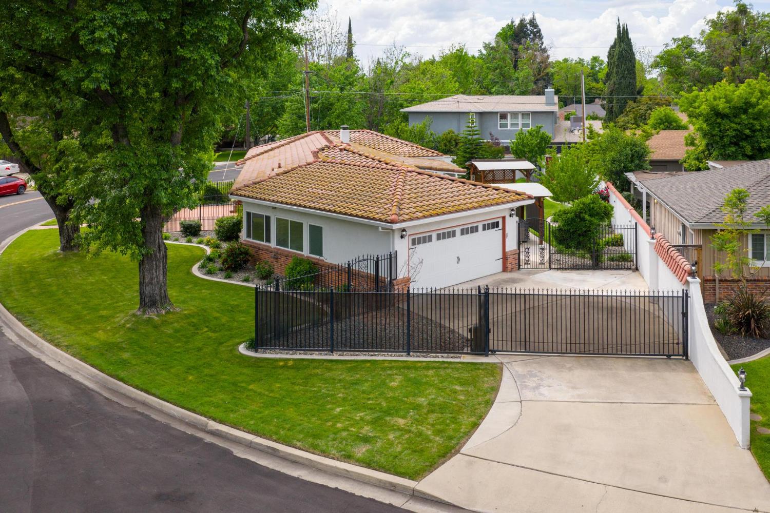 1021 Stanford Avenue