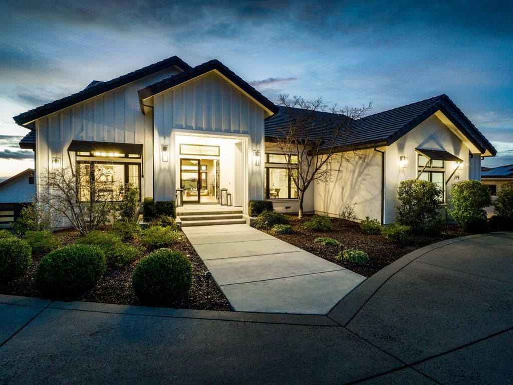 Photo of 4918 Moreau Ct, El Dorado Hills, CA 95762 (MLS # 226000689)