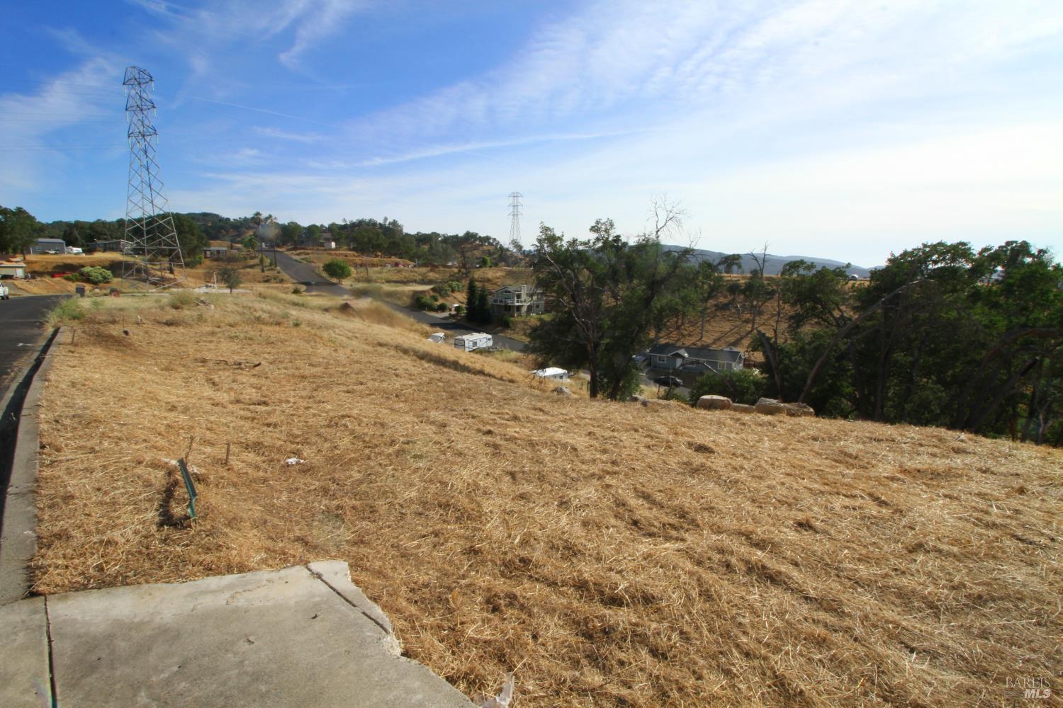1041 Eastridge Drive