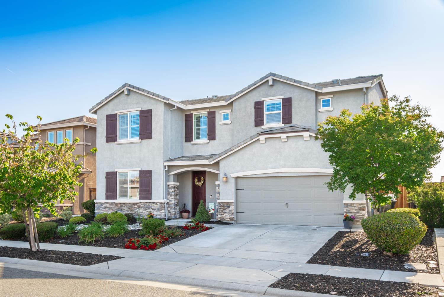 566 Verona Circle