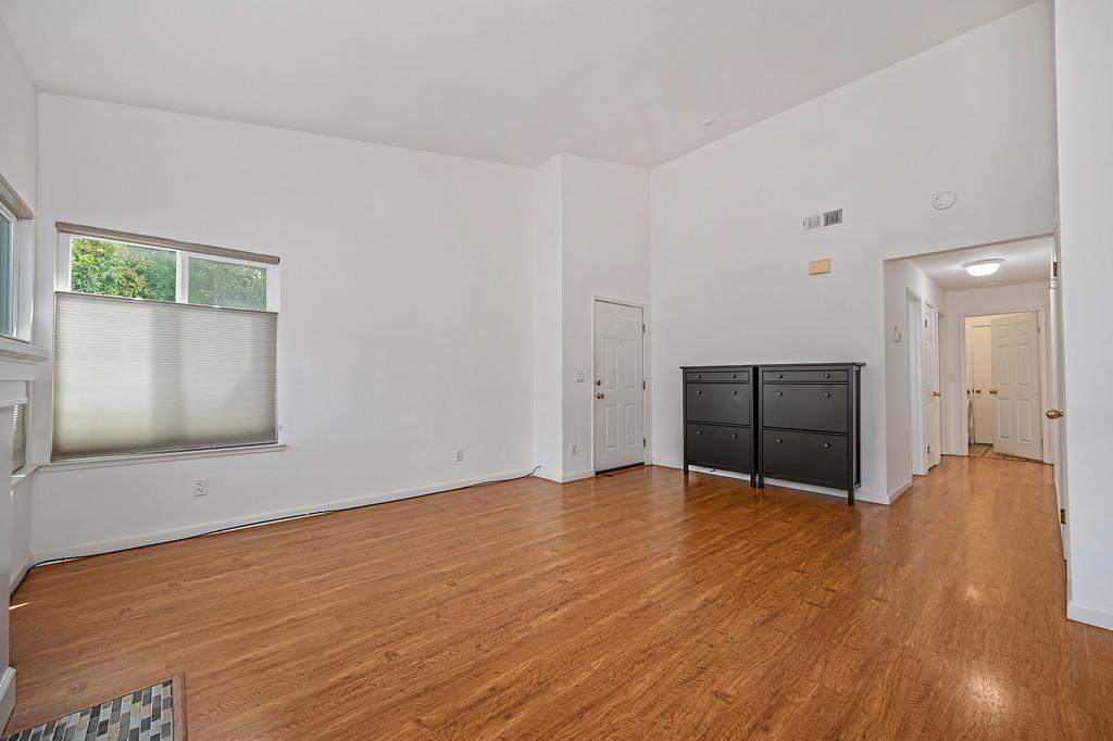 3813 Pasadena Avenue 20