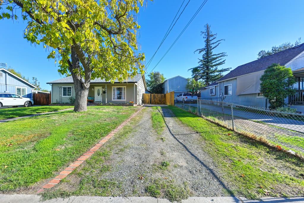 232 232 Duranta Street