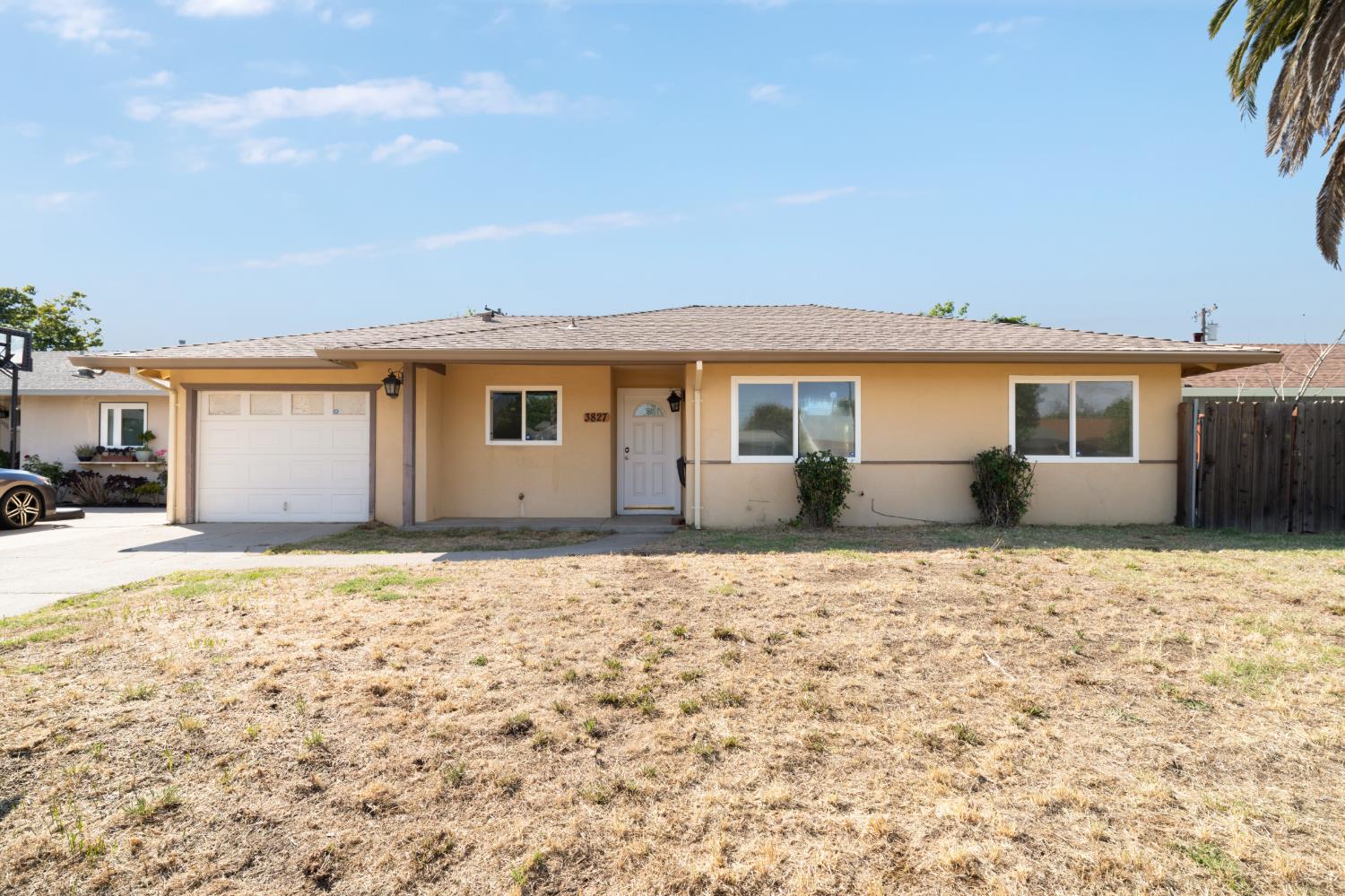 3827 Lankershim Way