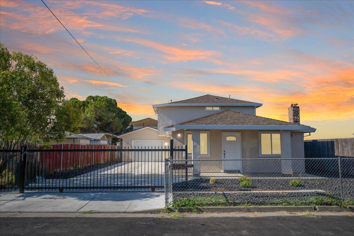 3125 Gladys Avenue