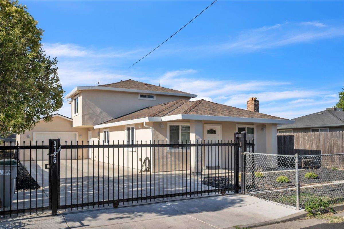 3125 Gladys Avenue