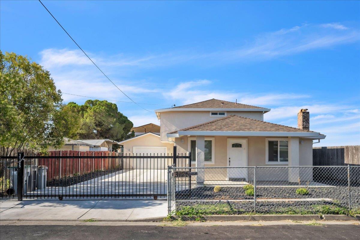 3125 Gladys Avenue