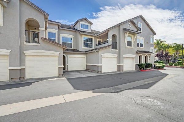 5594 TARES CIR, ELK GROVE, CA 95757 - Image f82ca3b6d77882efbc7a5a6d38abb0d1/13550540