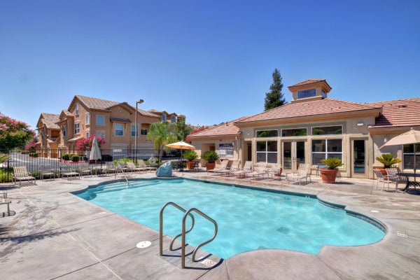 5594 TARES CIR, ELK GROVE, CA 95757 - Image f82ca3b6d77882efbc7a5a6d38abb0d1/146933743
