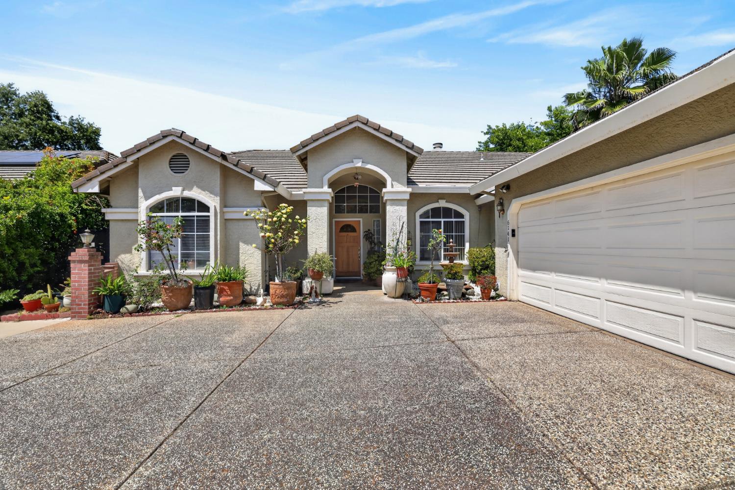 6141 Hall Lane