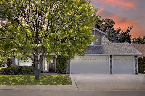 5126 Pleasantglen Way Elk Grove CA 95758