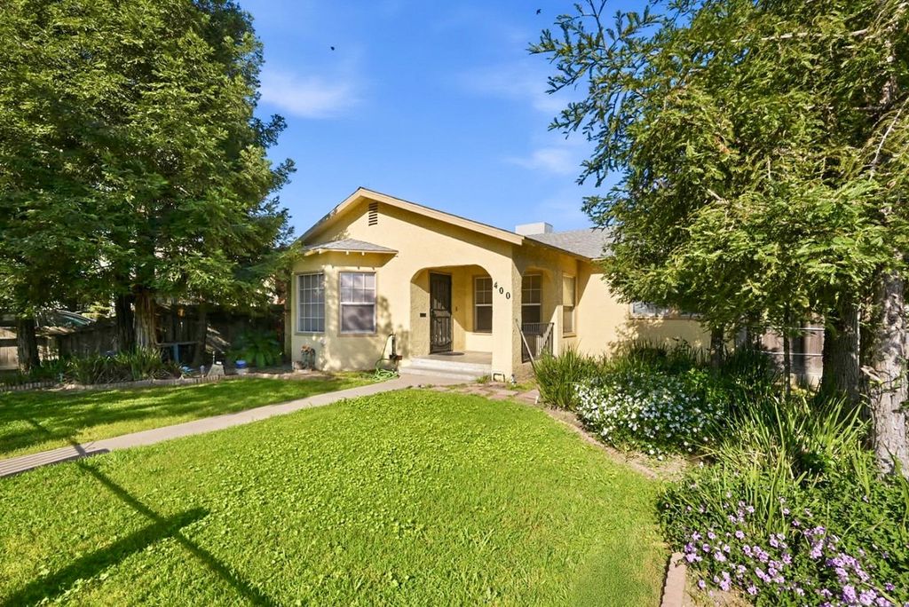 Photo of 400 Monterey Avenue, Chowchilla, CA 93610 (MLS # 226032536)