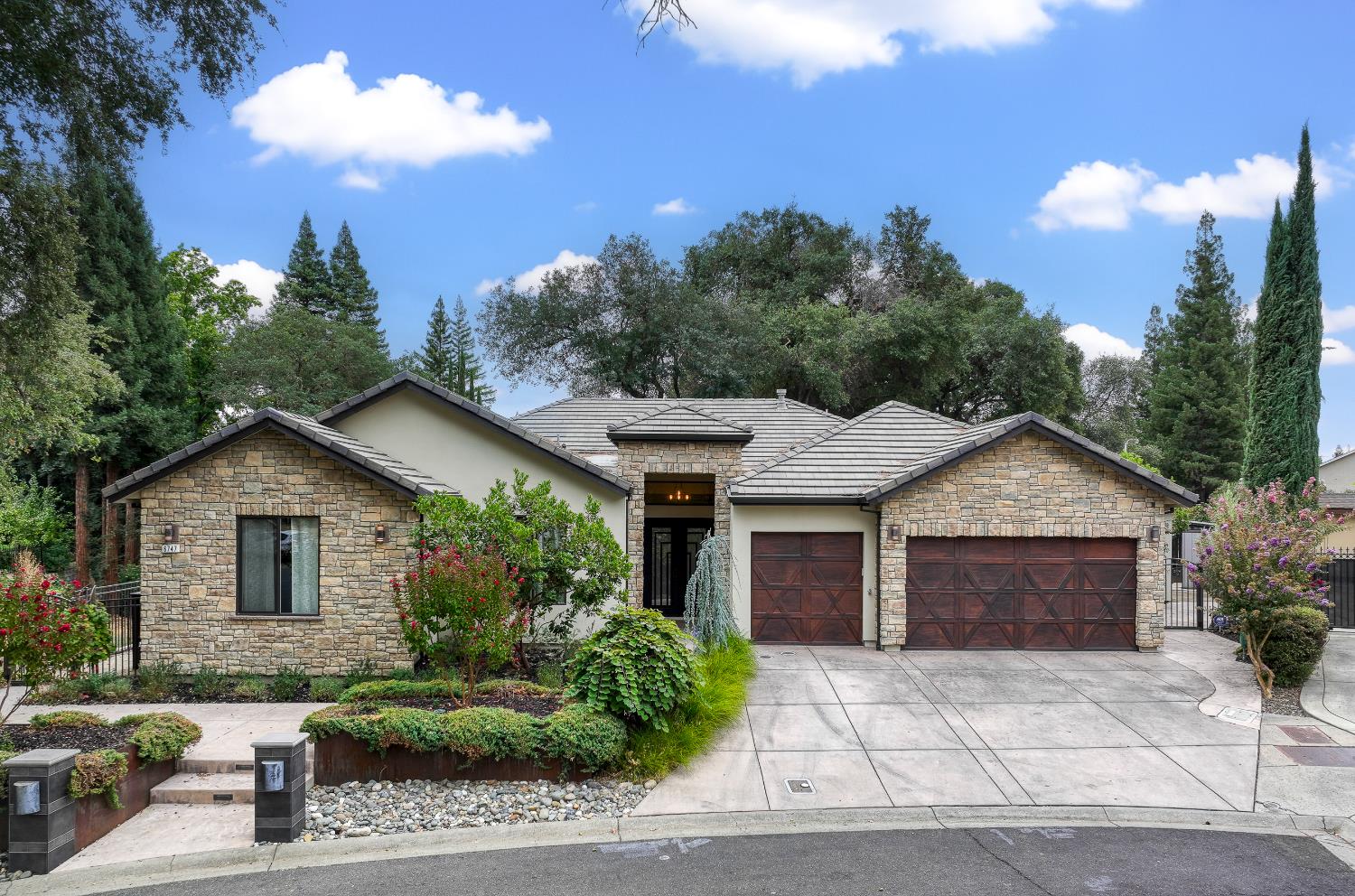 6747 Steele Oak Lane