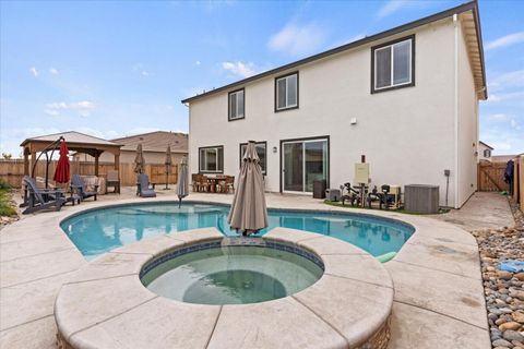 2004 Ravine Lane Manteca CA 95337