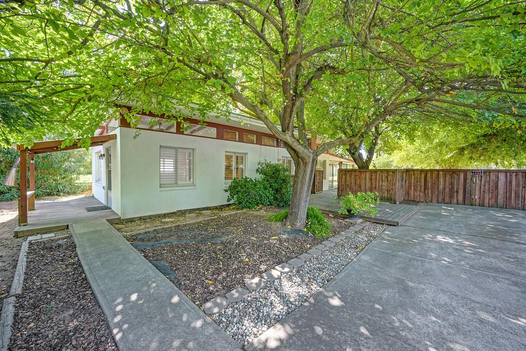 3810 Edison Avenue