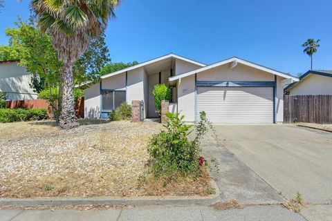 9402 Mira Del Rio Way Sacramento CA 95827