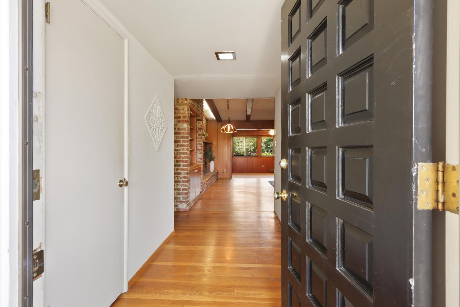 112 Toyon Drive